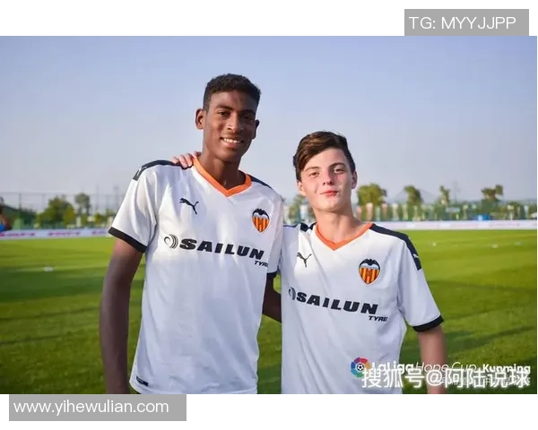 足球明星选择定居中国背后的故事与影响分析